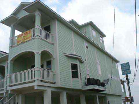 We buy houses in El Paso in any condition for cash.