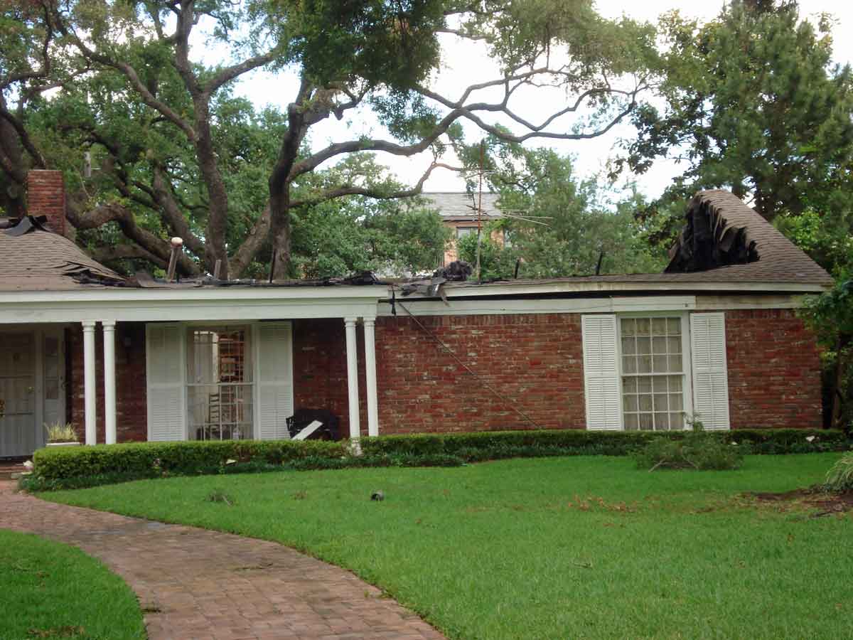 This fire damaged house requires contractors that are experienced with repairing fire damaged houses.