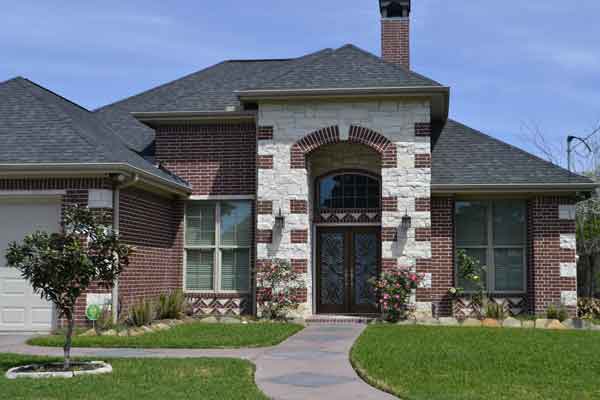We buy houses and all residential properties in the Charleston metro area in any condition with cash.