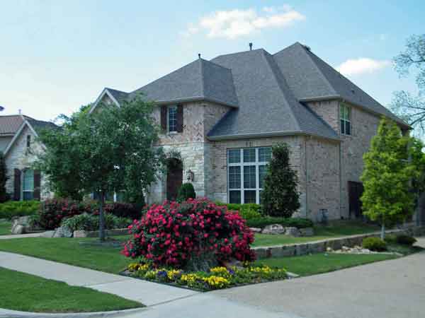 We buy houses and all residential properties in the Chicago metro area in any condition with 100% cash.